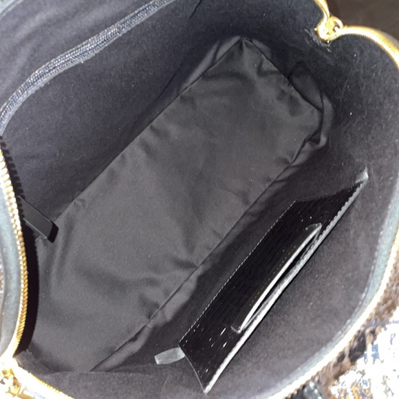 Crocodile leather Handbag - Picture 8 of 9